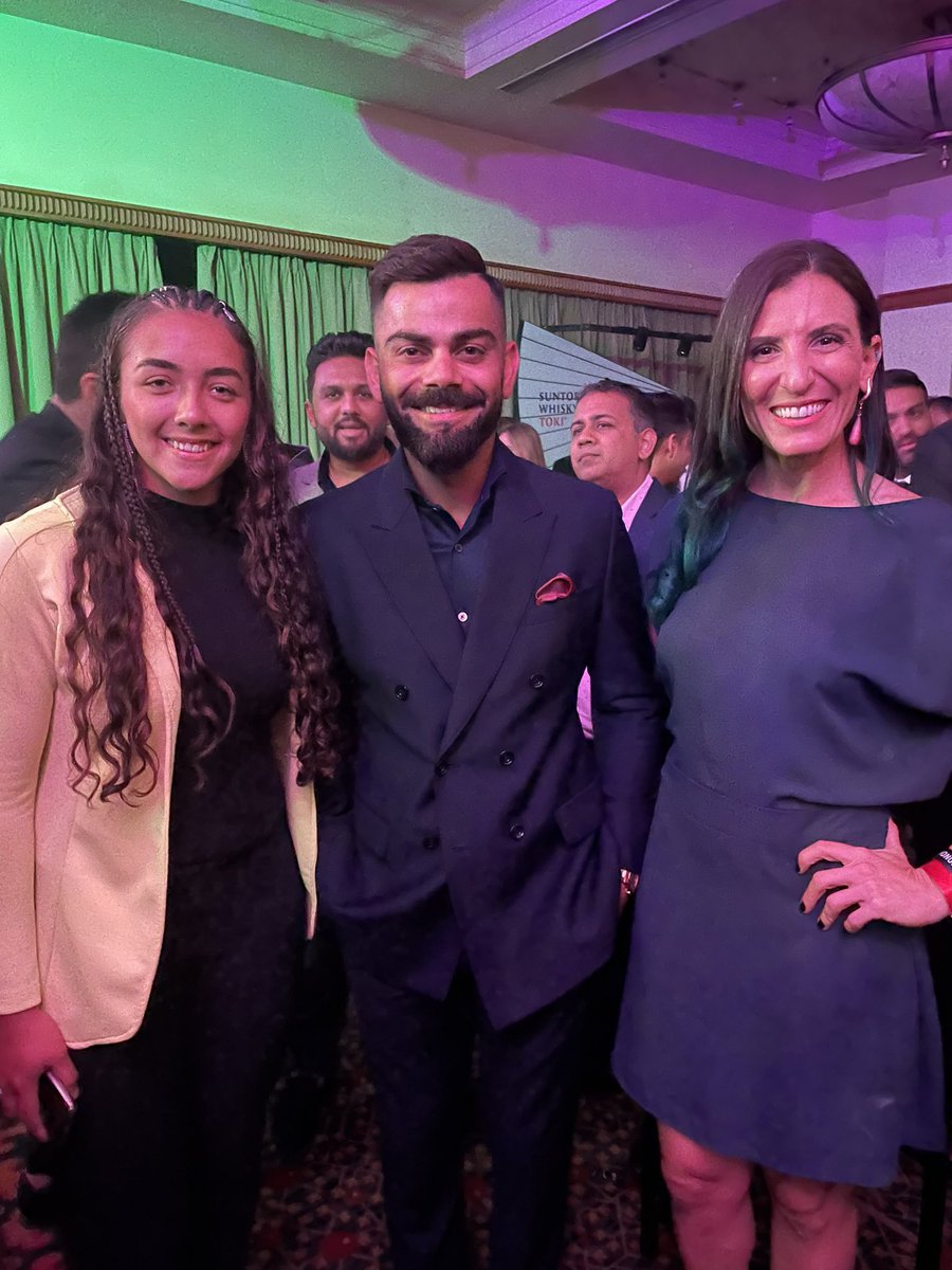 When <a href="/Sanjog_G/">Sanjog Gupta</a> invited us for the <a href="/sportshonours/">Indian Sports Honours</a> I said that I never thought I would be in the same room as Kohli.

Never mind having THIS MOMENT.
Speechless (if that’s at all possible! 😂)

Land of dreams come true! 🇮🇳 

<a href="/imVkohli/">Virat Kohli</a> 💪🏼🏏❤️