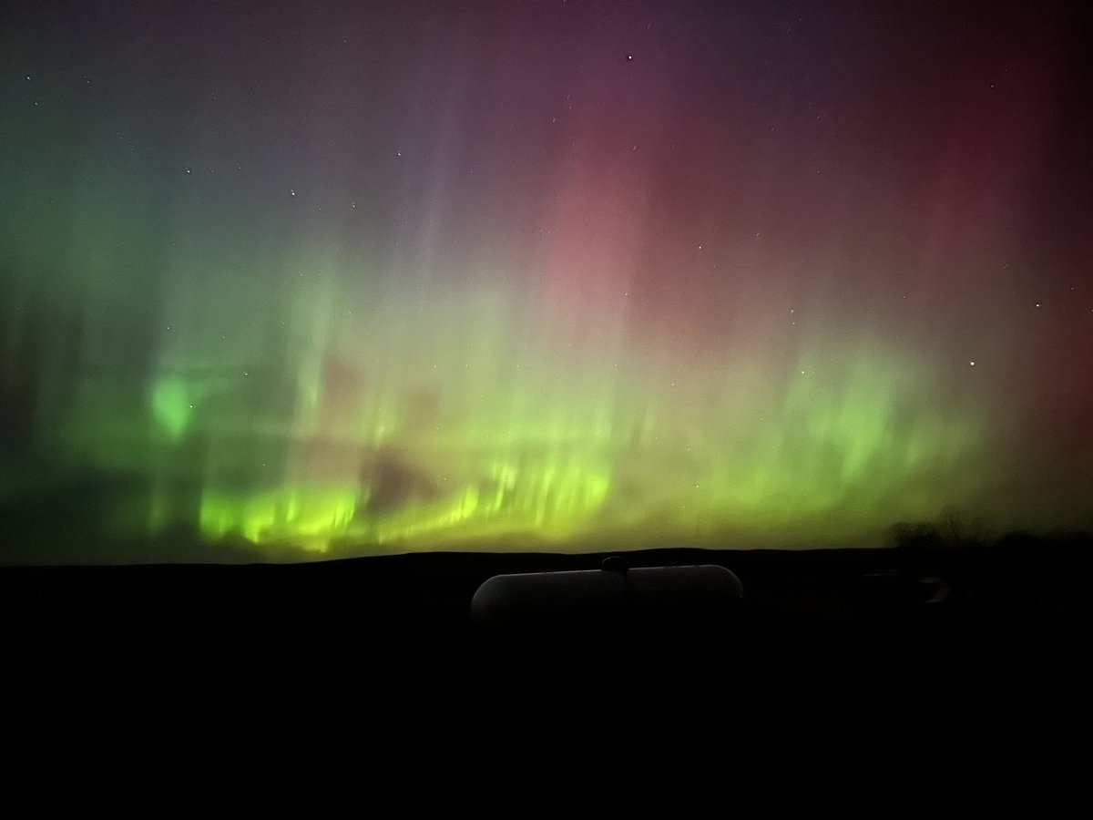 Drew_Chamberss's tweet photo. First time seeing the northern lights and they didn’t disappoint https://t.co/mWNji7fD7C