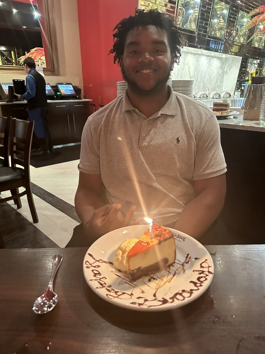 Stgarner_AP's tweet photo. Happy 20th Birthday KJ🎶🎉🥳🎂🎁🥰! #ourfirstborn #mysonshine https://t.co/f9KxH45BrF