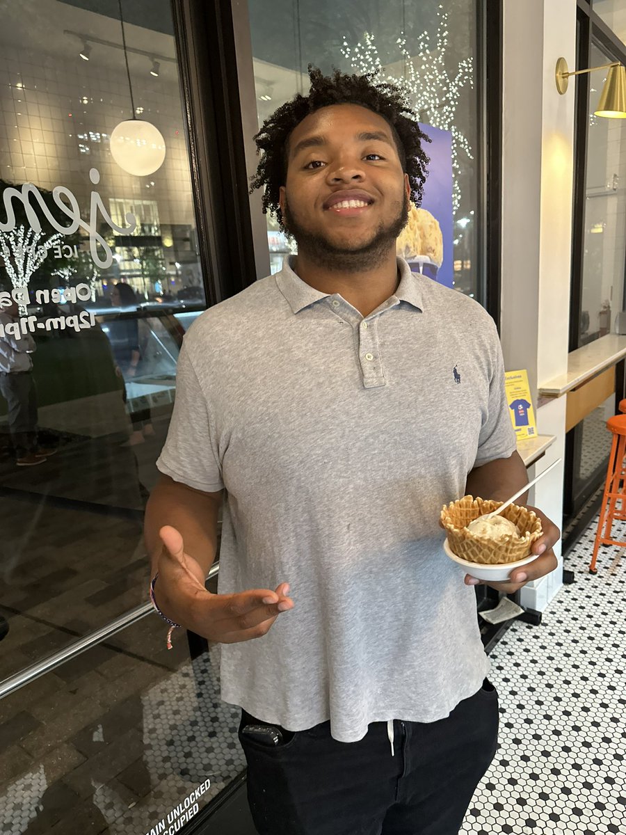 Stgarner_AP's tweet photo. Happy 20th Birthday KJ🎶🎉🥳🎂🎁🥰! #ourfirstborn #mysonshine https://t.co/f9KxH45BrF
