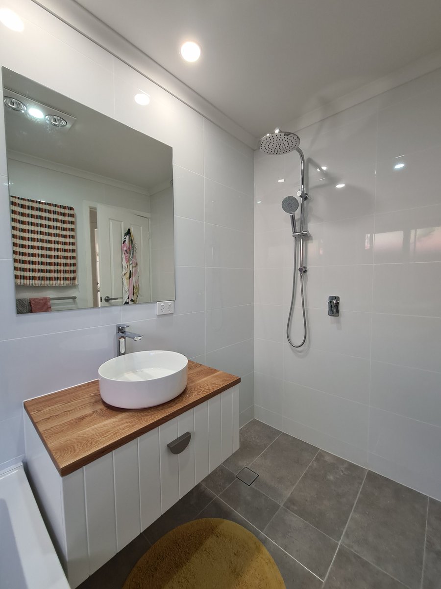 AdelaideBnR's tweet image. Before and after, bathroom and toilet renovation.

Fully redesigned bathroom space.

#tilesa #tilingideas #tilingwork #tilingadelaide #tiling #satisfyingresult #adelaide #southaustralia #localbussiness #ichoosesa #sa 
#tiler #tilerlife #waterproofing #sealedforgood #screeding…