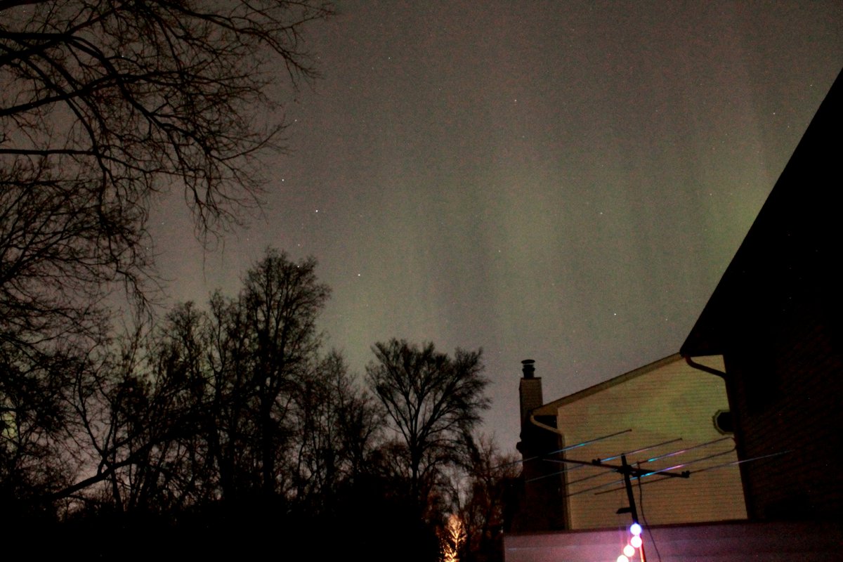 Linda S on Twitter "RT ubstudios Aurora Borealis in my backyard