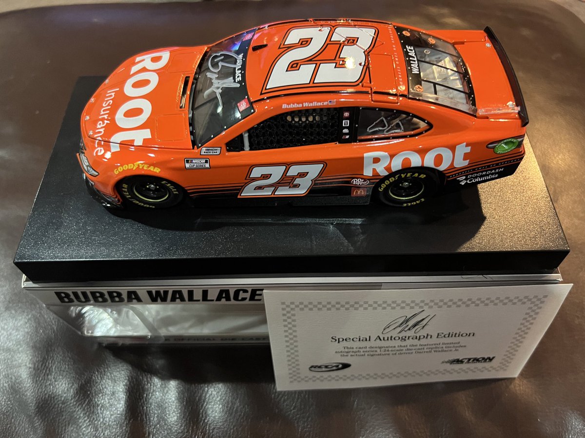 VortexRacingNet's tweet image. Lots of new and exciting 1:24 Diecast have been uploaded! Most of them autographed! Only 1 of each available, pick them up at VortexDiecast.com before someone else does