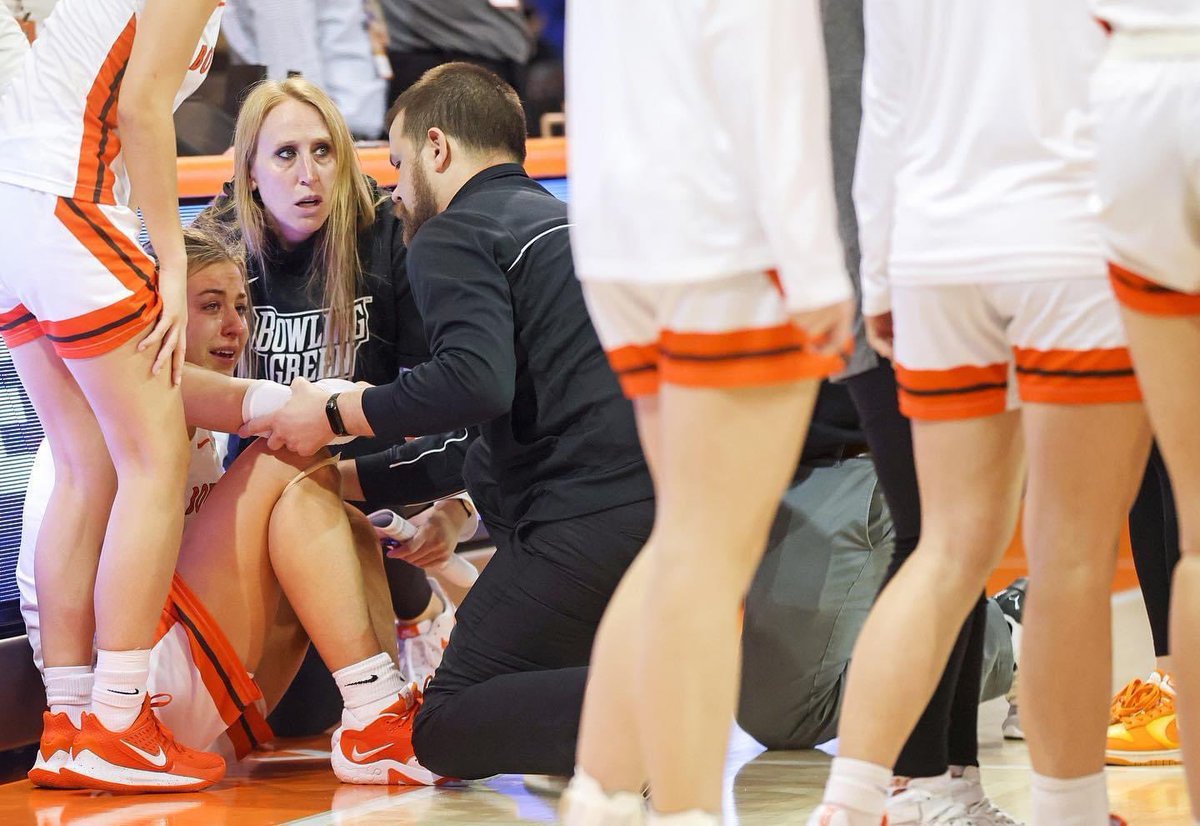 kurtsteiss's tweet photo. Ugly ending to the night after Bowling Green’s Elissa Brett was hit by a Memphis player in the handshake line after the game. https://t.co/9QLFdguB9f