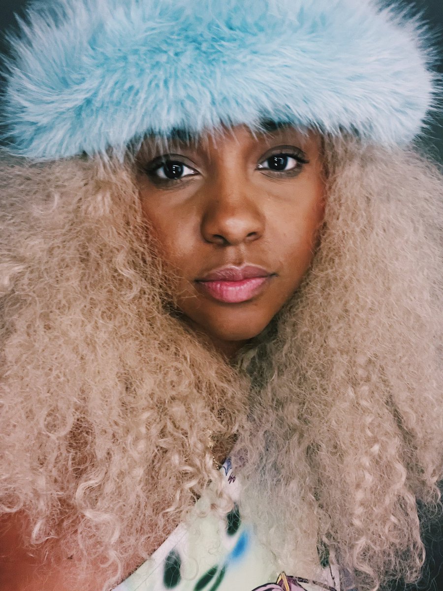 bathroom pics at <a href="/bsradiopod/">BS Radio</a> panel