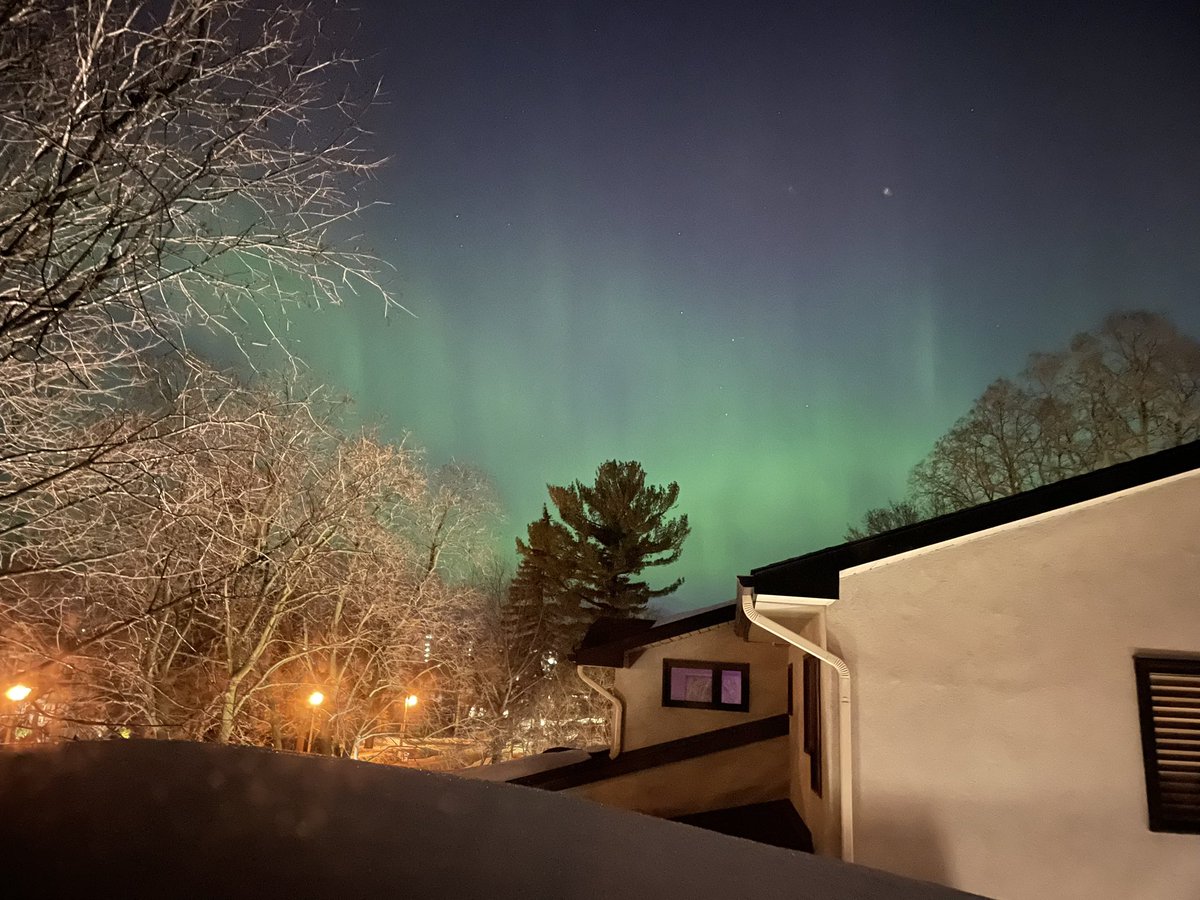 Beautiful #NorthernLights visible in #Ottawa tonight <a href="/weathernetwork/">The Weather Network</a> <a href="/BlacksWeather/">Ian Black</a>