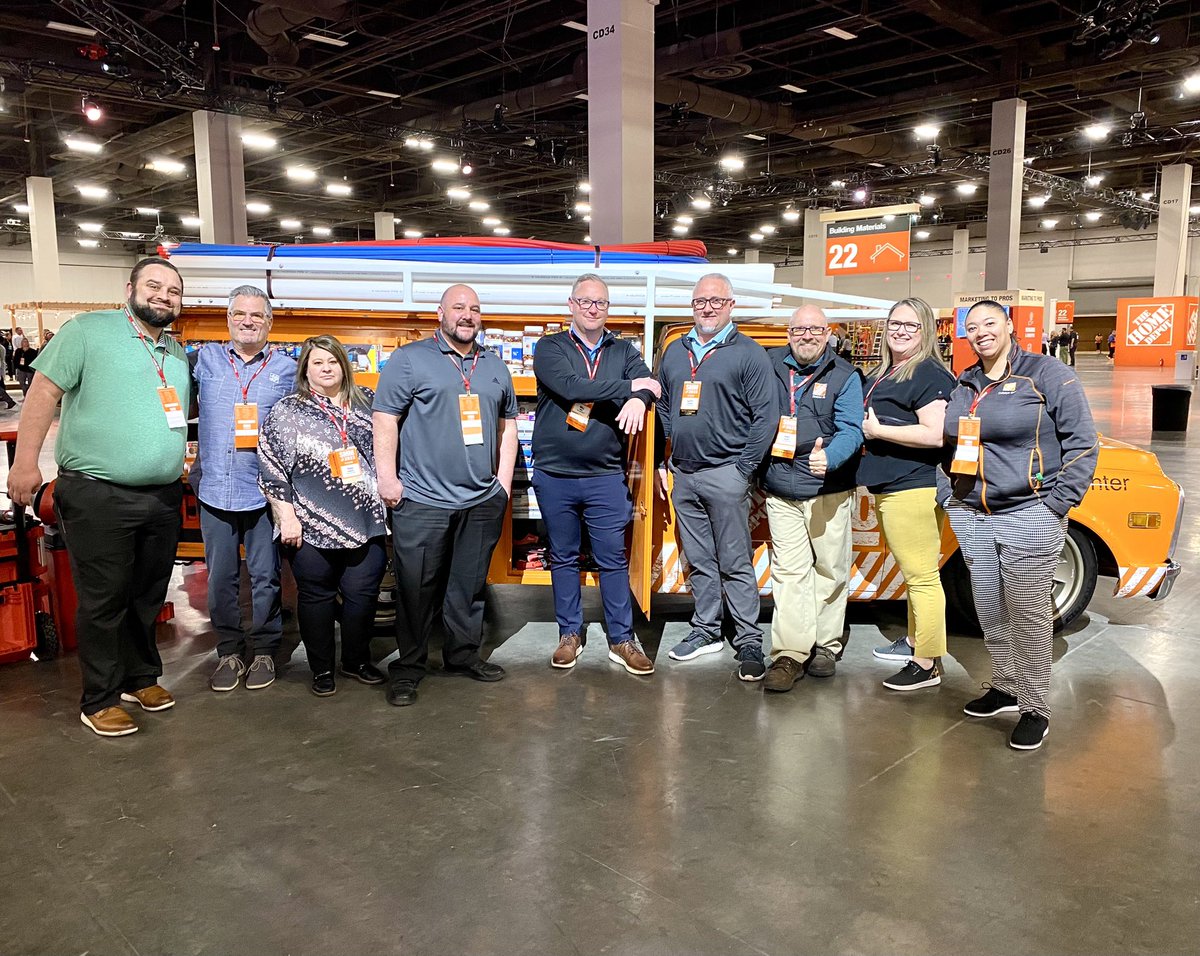 D51 in the house!!  Love this team! #smm2023 <a href="/WillHomeDepot/">Will</a> <a href="/TaraMartin9_9/">TaraMartin</a> <a href="/SteveKnottPN/">Steve Knott</a>