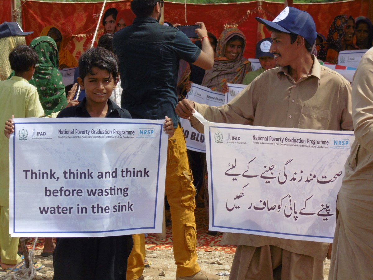 On this #WorldWaterDay our implementing partner @NRSPPakistan organised a cleaning campaign at Keenjhar Jheel, Thattha with the volunteers from the community included NRSP staff, community members and civil society representative.
🙌Because simple #WaterActions make a big impact
