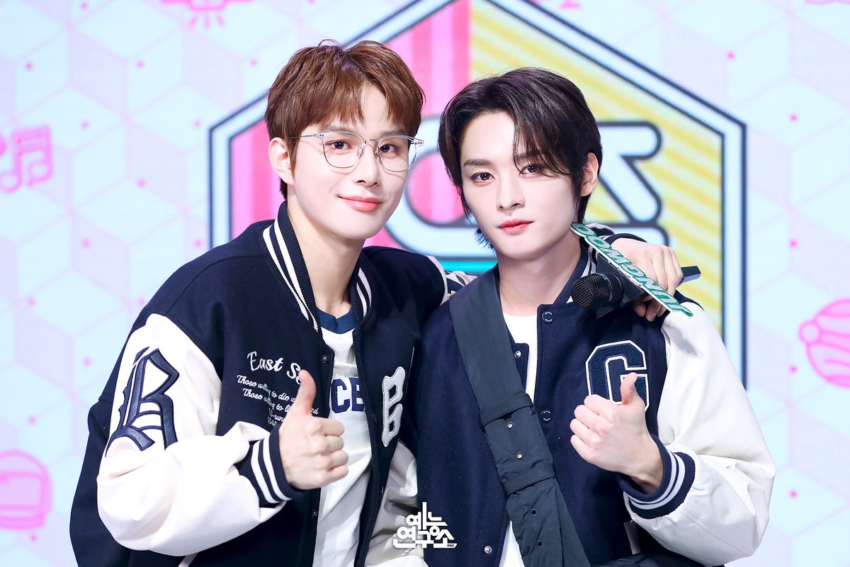 [익명] 대학내일 정우&amp;리노 선배 표지 학관에 남아 있음?ㅠㅠ
 └ 선배들 미모를 봐라.. 남아있을 리가..
내일 오후 3시 20분 #쇼음악중심 본!방!사!수!✌🏻
230318 #쇼음악중심 #음중 #NCT #정우 #StrayKids #리노 <a href="/NCTsmtown/">NCT</a> <a href="/Stray_Kids/">Stray Kids</a>