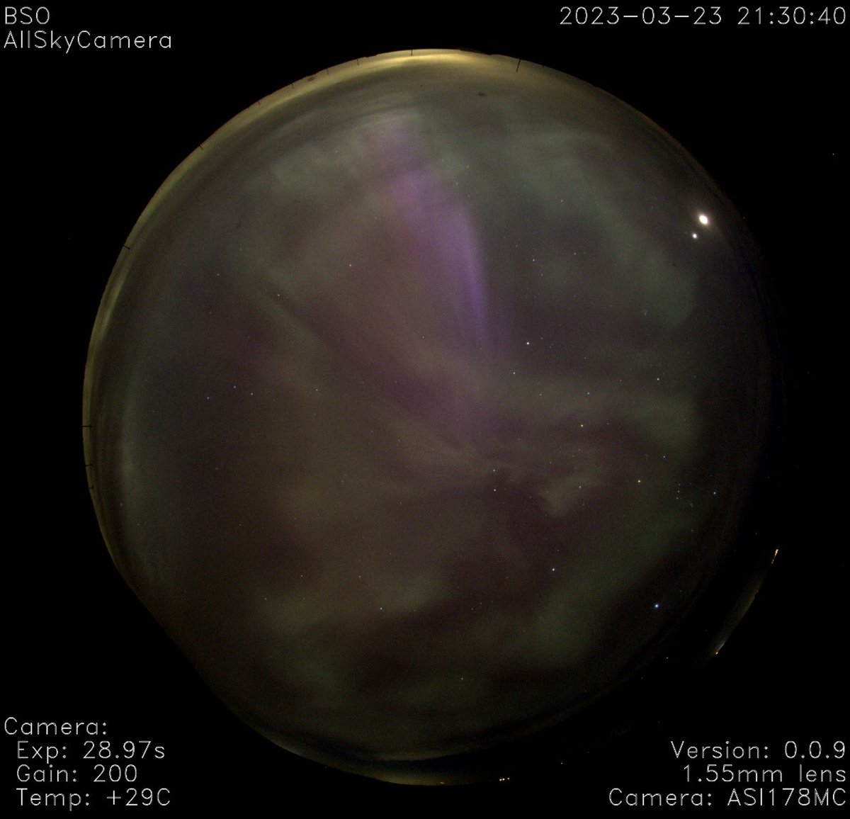 Aurora Borealis…

…happening right now!

#Calgary #Edmonton #Alberta
#astronomy #YYC #YEG 
#SkyScience #northernlights