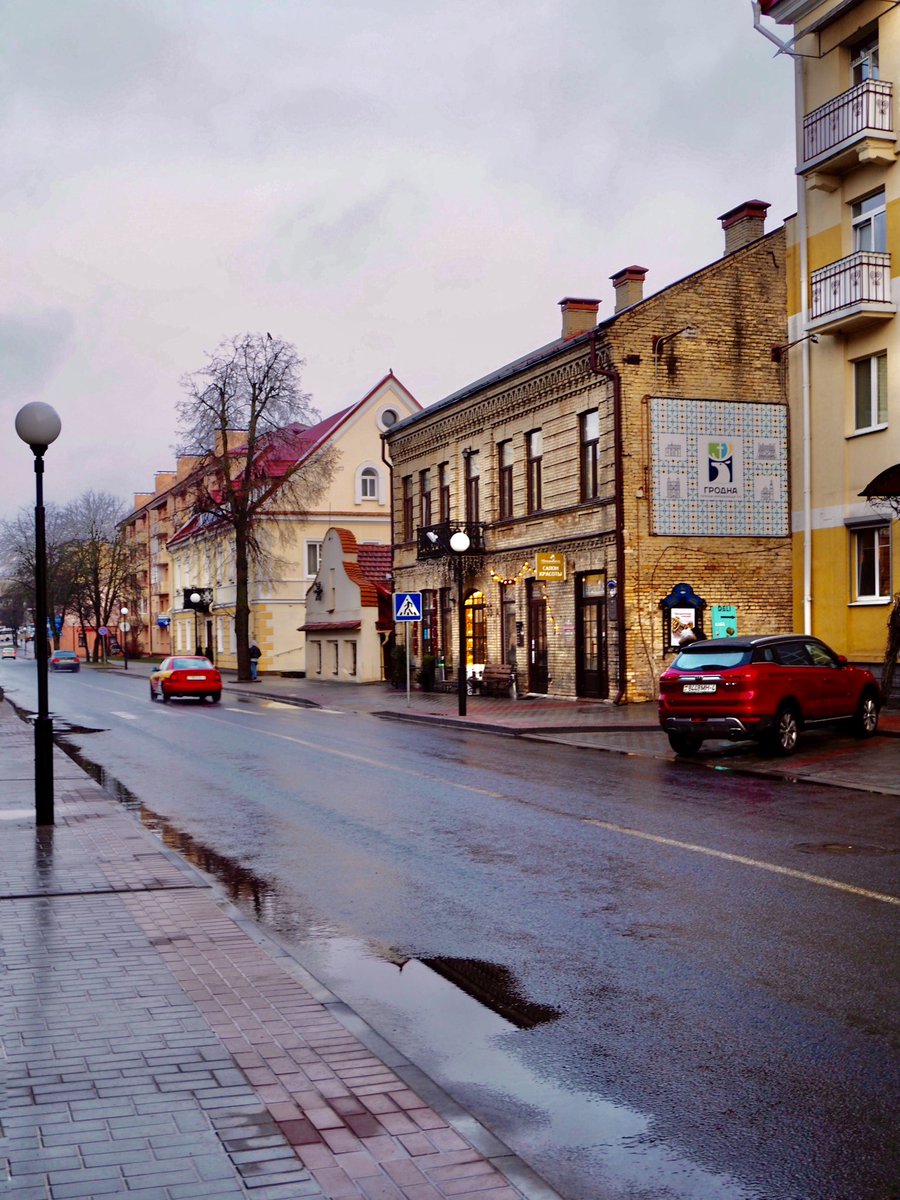 Гародня пасля дажджу…

 #гродно #каралеўскігорад #placesoftheworld #justgoshoot  #myworld #place #hrodna #streetstyle #manuallens #streetphotography #contest #nature  #photostrike #weekend #justbelarus #olympusphotography #lensculture  #village  #citylife #streetpantime