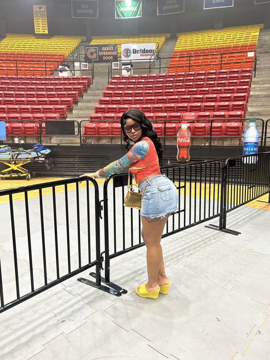 SheQueenD_'s tweet photo. Fire like Cayenne🌶️ https://t.co/OaslyxKPbO