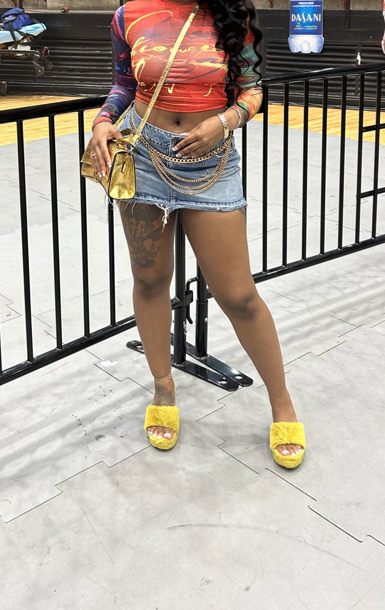 SheQueenD_'s tweet photo. Fire like Cayenne🌶️ https://t.co/OaslyxKPbO