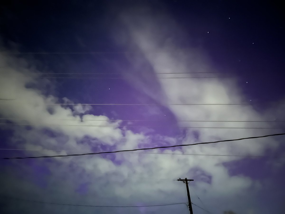 LT_Dan_bcfd's tweet photo. Some nice purple with the clouds. #wawx #aurora #lcvalley https://t.co/oNrNnMFWlb