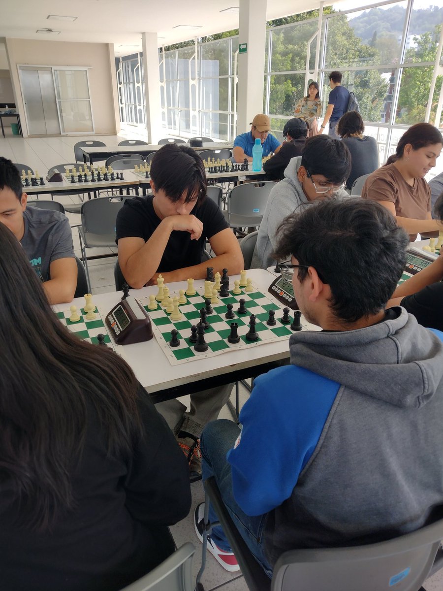 ¡Segundo Torneo de Ajedrez! ♟️

Agradecemos y felicitamos a todos los participantes y ganadores 🥇 de esta segunda edición de Torneo de Ajedrez 🏆