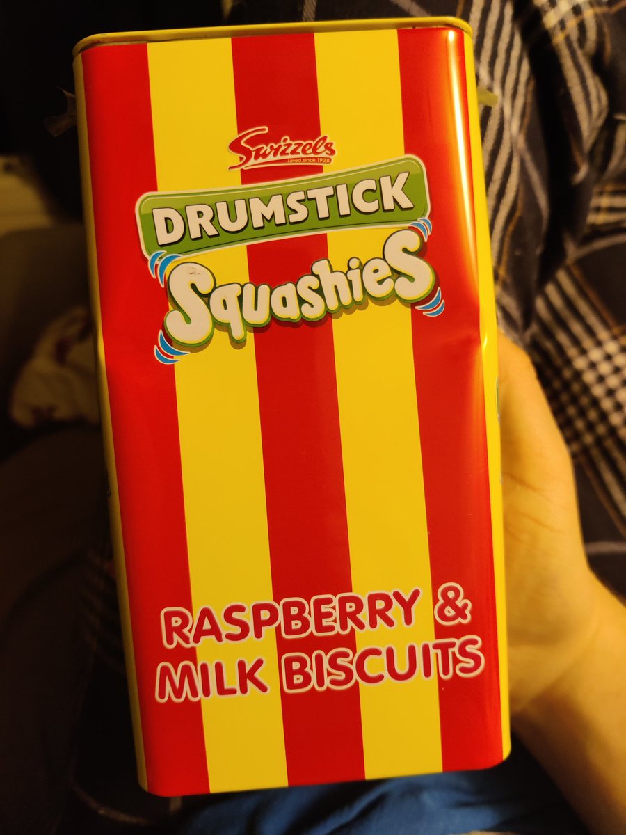 HerrGattone's tweet photo. These biscuits fucking RANK who thought this was a good idea https://t.co/EfFrNUqHuV