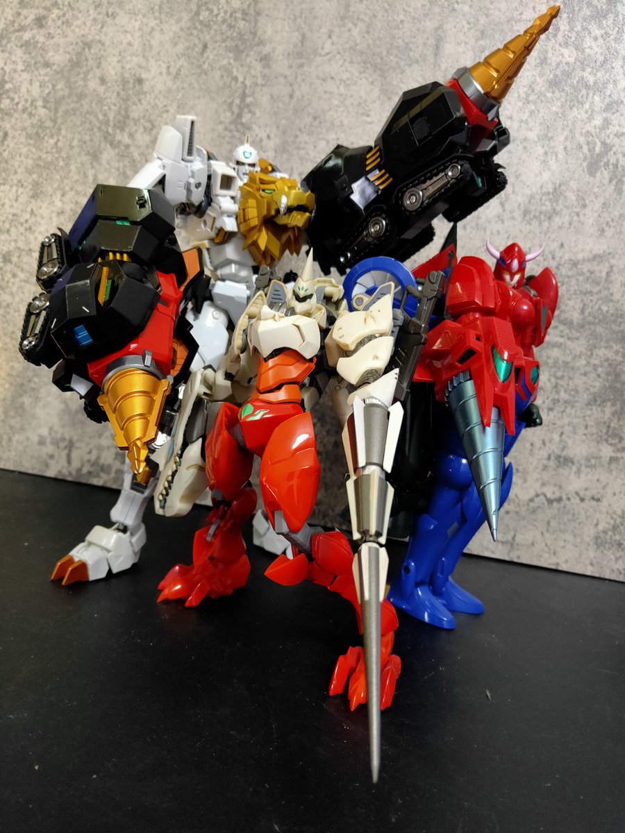 S0suQd0Ndg3G07W's tweet photo. 物以類聚
#GaiGar
#ガイガー
#ドリルガオー
#drillgao
#勇者王
#勇者王ガオガイガー
#GaoGaiGar
#posemetal
#ゲッター2
#getter2
#蓋塔號
#gx96getterrobotgo
#超合金魂
#Bandai https://t.co/MllXmzeiH3