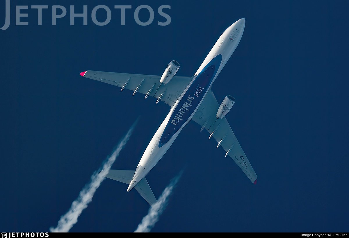 JetPhotos's tweet photo. A SriLankan A330 high above Slovenia. https://t.co/YWeQQhAk8l © Jure Grah https://t.co/eypN8d0GOn
