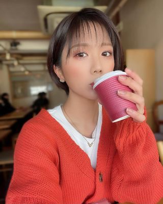 kahori541777986's tweet photo. #カフェ時間 #selfcare #selfcaretips #mindfulness #セルフケア #マインドフルネス #カフェ巡り #japanesegirl #日本女孩 #オレンジニット #orangecode #オレンジコーデ https://t.co/Txg2LrJWIt