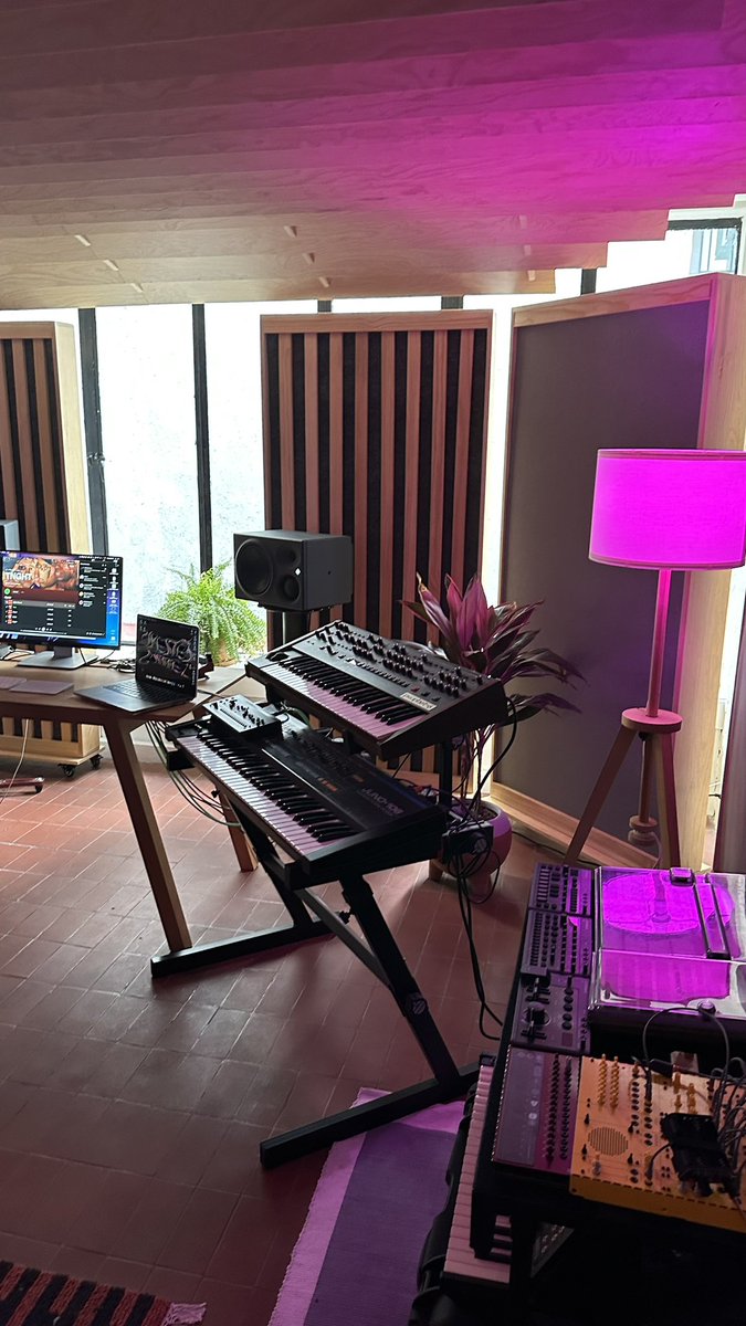orestesgomez's tweet photo. Vacilen mi nuevo estudio en CDMX, Se viene puro tema criminal en 4K 😍 https://t.co/wvezyq7FMZ