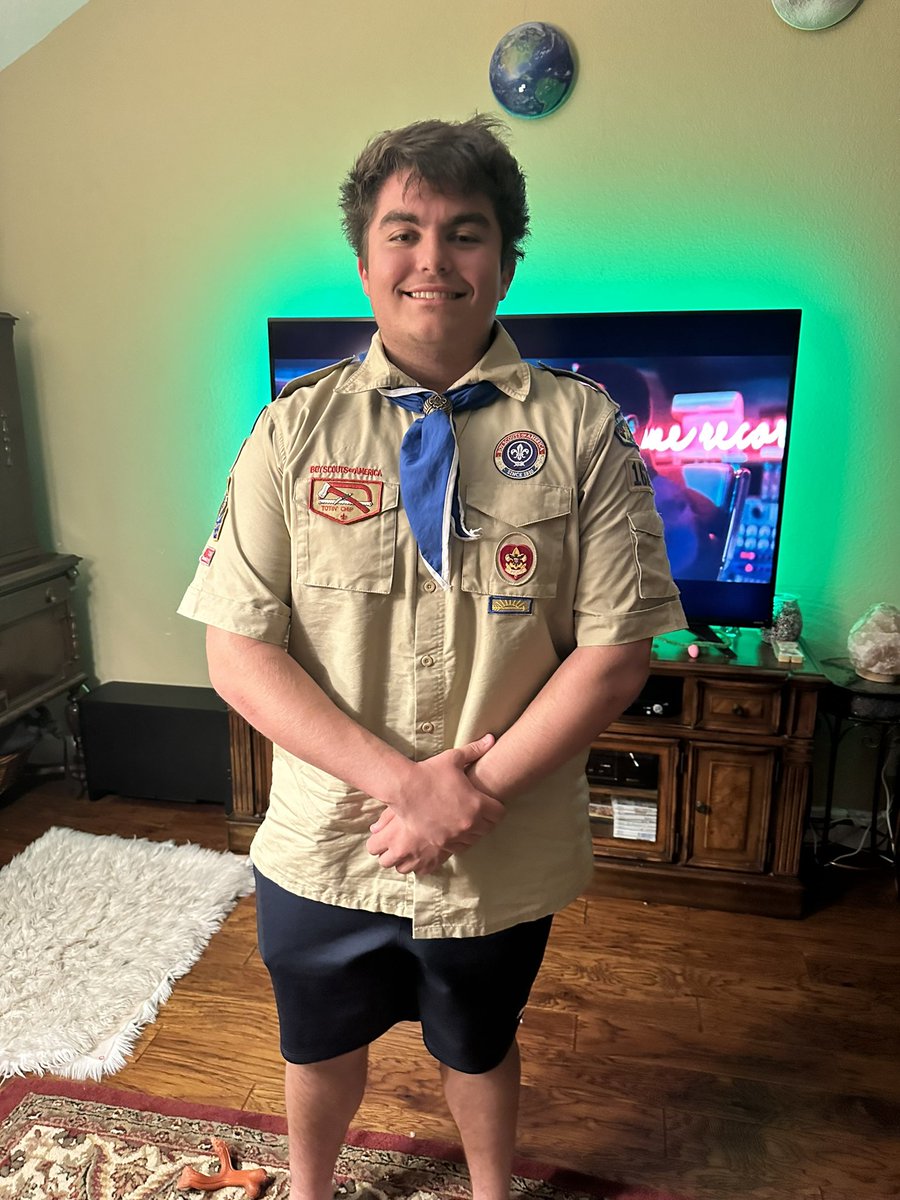 bigeagle2k's tweet photo. Tonight a huge proud dad moment. A goal we started when my son was in 3rd grade. Achieving what only 4% who set out, earn.  Tonight my son earned his Eagle Scout. I’m so proud of him on his achievement! #bsa #eaglescout https://t.co/P2KQZRXRY2