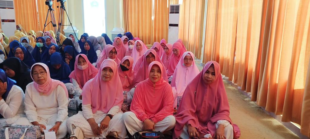 MayanNini's tweet photo. BKMT Kecamatan Baruga kali ke lima berpartisipasi dalam kegiatan Syuting Syiar Romadhon 1444 H di Rujab Walikota Kendari pada hari Jum'at, 24 Maret 2023 pukul 08.00 WITA - selesai. https://t.co/h1t8WLBrZG