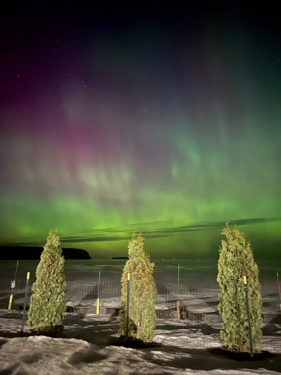 leeAMcConk's tweet photo. Northern lights from Wisconsin! #northernlights https://t.co/IUMd628nek
