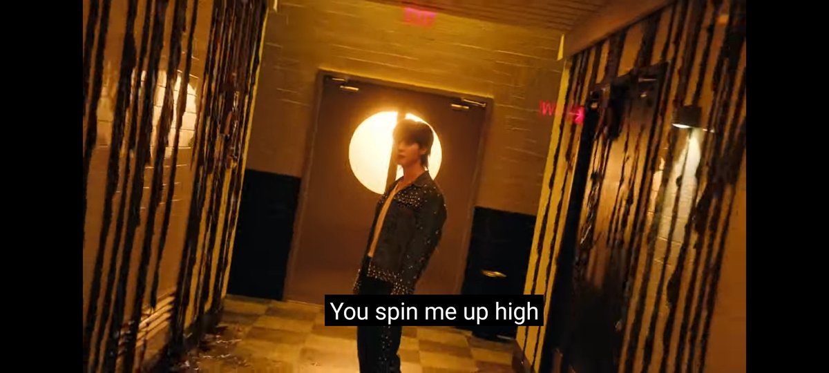 bangtinyboyys's tweet photo. "Each night you spin me up high the moon embraces you let me have a taste give me a good ride "JIMIN https://t.co/vLu7mpyfV0