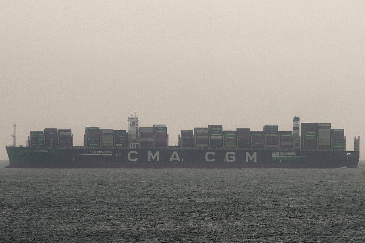 johnmorgan726's tweet image. Leader of her class at 366 meters the CMA CGM PATAGONIA, IMO:9894961 en route to Norfolk, Virginia, flying the flag of France 🇫🇷. #LNGPowered #ContainerShip #CMACGMPatagonia #ShipsInPics