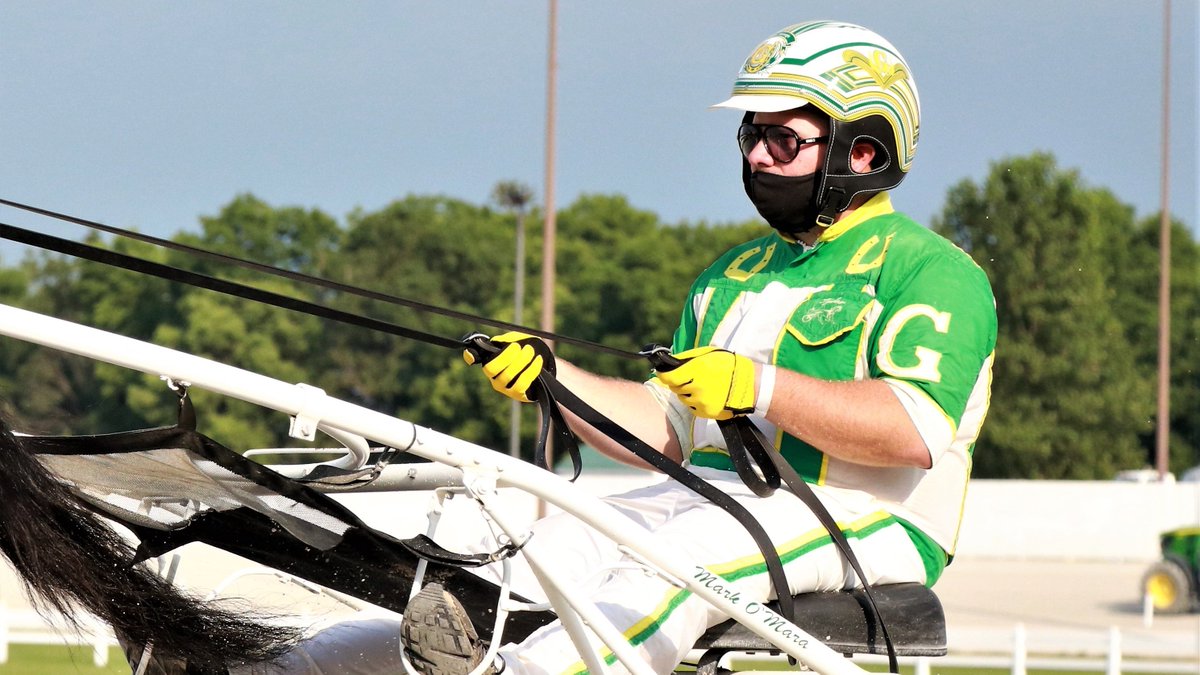hoosiernations's tweet photo. Opening night @HoP_Racing first post 6:15
plenty of story line this year:
Trace seeking 12th driving title &amp; closing in on 7000 wins
Tyler George looking for a 4th straight training title
Rockin Nola chasing $1 million in earnings &amp; 6th ISS🏆
#PartyInTheCornfield #PlayHP https://t.co/1CpzZI6LkD