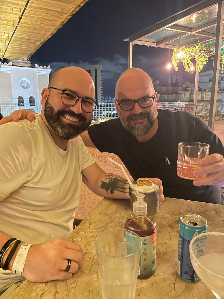 Em busca do melhor Moscow Mule com meu amigo Adriano Rodrigues da Microsoft durante o #tdcrecife #moscowmule