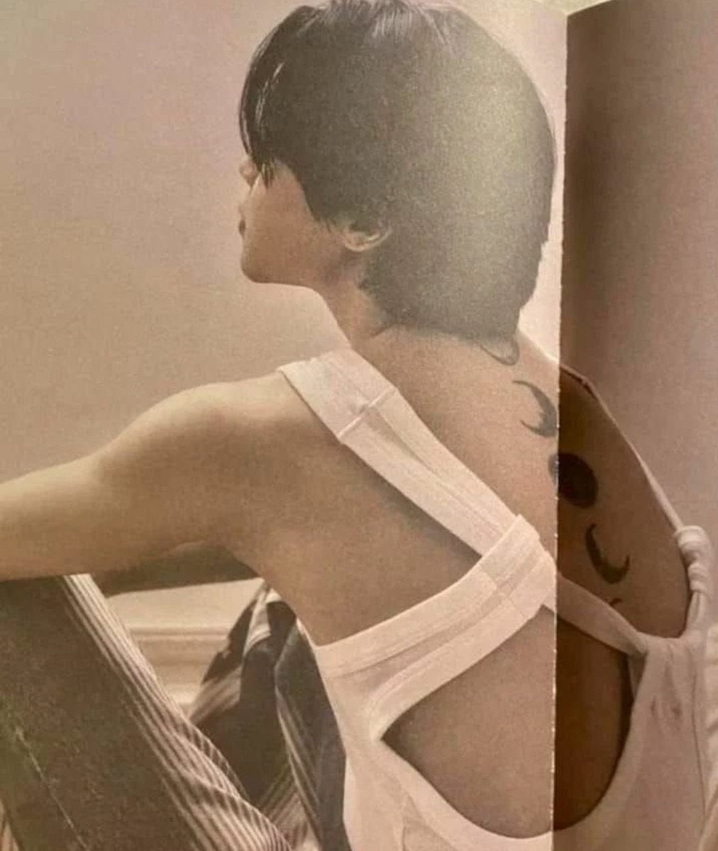 ExercitusInvict's tweet photo. 📸 | Tal parece que el alguno de los álbum de fotos, podremos ver los tatuajes de LUNA en la espalda de PARK JIMIN 🔥🔥🔥🔥 AMOOOO

~𝑽𝒂𝒏𝒎𝒊𝒏🌻 https://t.co/TgElV3wdae