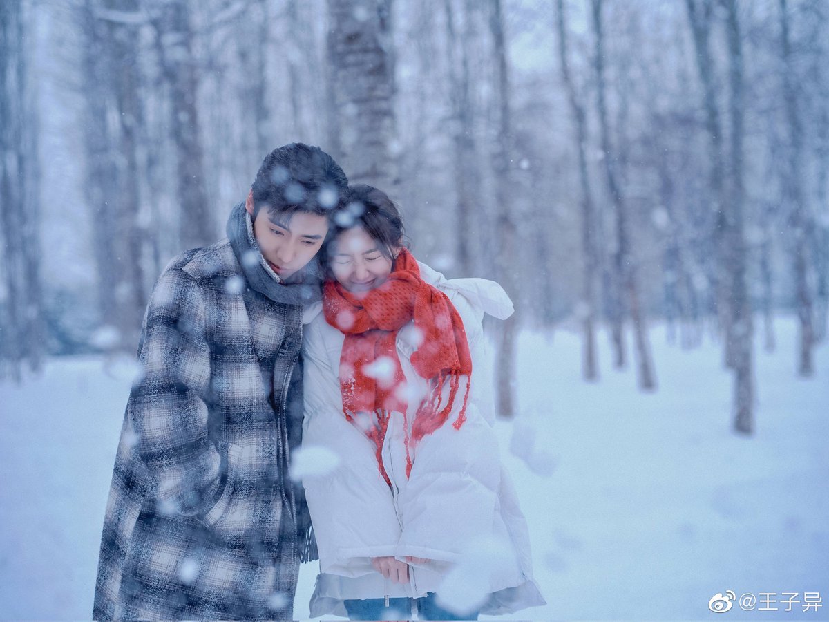 wzypics's tweet photo. — 230324 Wang Ziyi Weibo Update 💙
#YuFei and #SunXiang (#MaoXiaoTong) 2023 reunion in the snow (2/3)
#HelloBeautifulLife #心想事成
#王子异 #wangziyi #NinePercent https://t.co/8LtIQ9GI8q