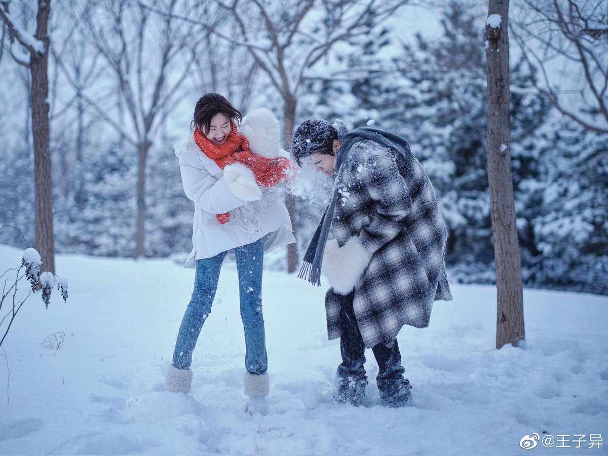 wzypics's tweet photo. — 230324 Wang Ziyi Weibo Update 💙
#YuFei and #SunXiang (#MaoXiaoTong) 2023 reunion in the snow (2/3)
#HelloBeautifulLife #心想事成
#王子异 #wangziyi #NinePercent https://t.co/8LtIQ9GI8q