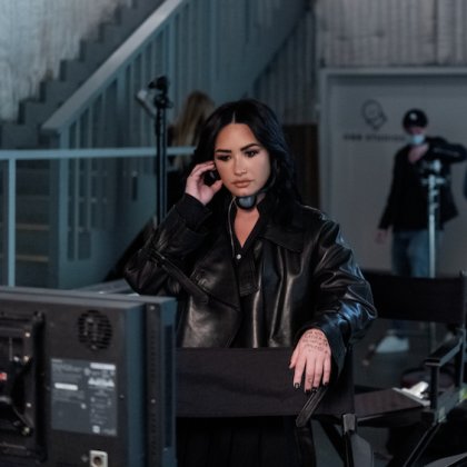 PopBaseDaiIy's tweet photo. Variety reports that Demi Lovato will drop a music video for "Heart Attack (Rock Version)" in early April. Several cameos including Joan Jett, Olivia Rodrigo, Hayley Williams &amp; Avril Lavigne are to be featured throughout the music. https://t.co/MlQaCSSAse