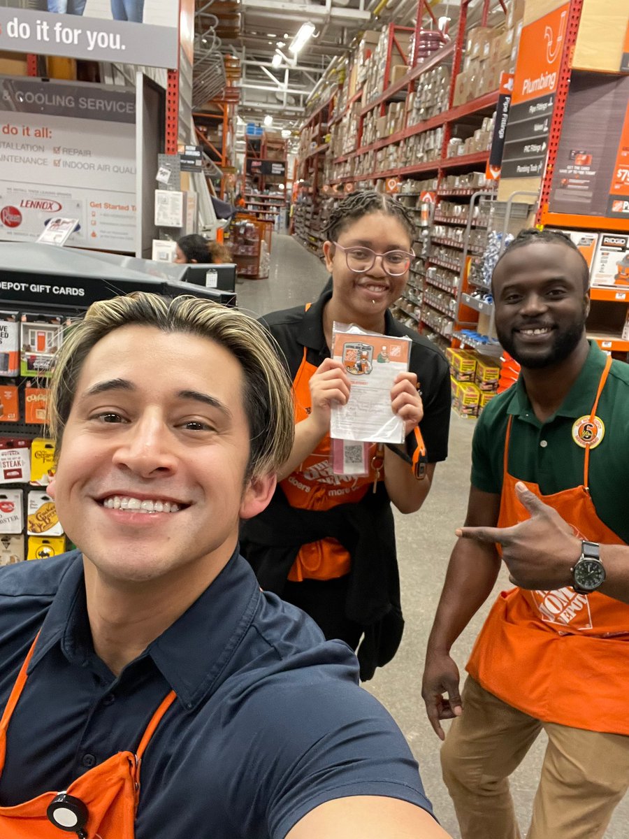 👏🏾 Celebrating HC Brooke for her excellent customer service, congratulations!!