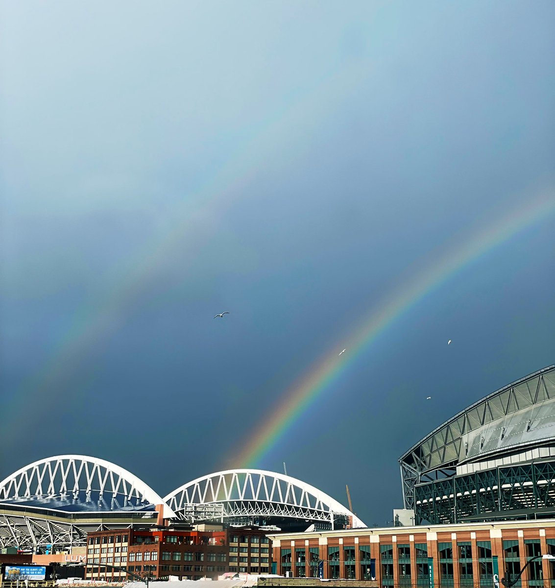AGatdula's tweet photo. caught a glimpse of a double rainbow earlier today 🌈🌈 @LumenField https://t.co/GyAHpjDPXU
