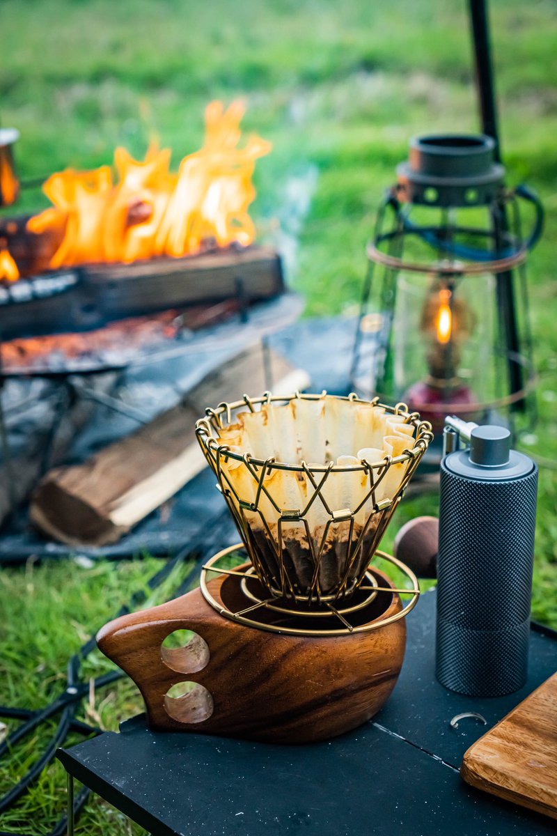 焚き火の煙がコーヒーをより美味くする