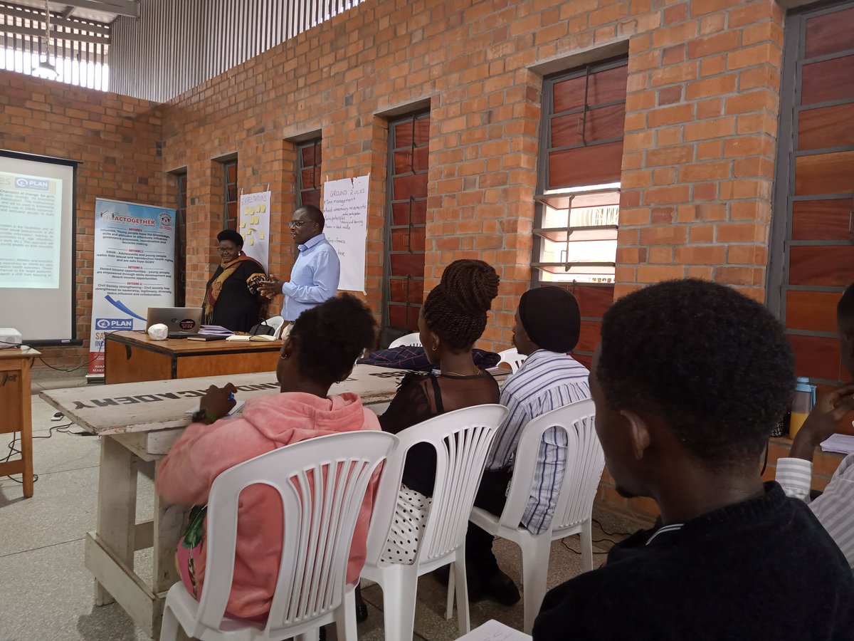 ACTogetherUG's tweet photo. With the knowledge acquired, the #SafeAndInclusiveCities partners together with young people drafted advocacy matrices highlighting advocacy issues and strategies across the four project outcomes. 4/4
@PlanBornefonden @sdi_net @KIFAD @gloforduganda @CitiesAlliance
#BeeraSafe https://t.co/nWkCaZgBBw
