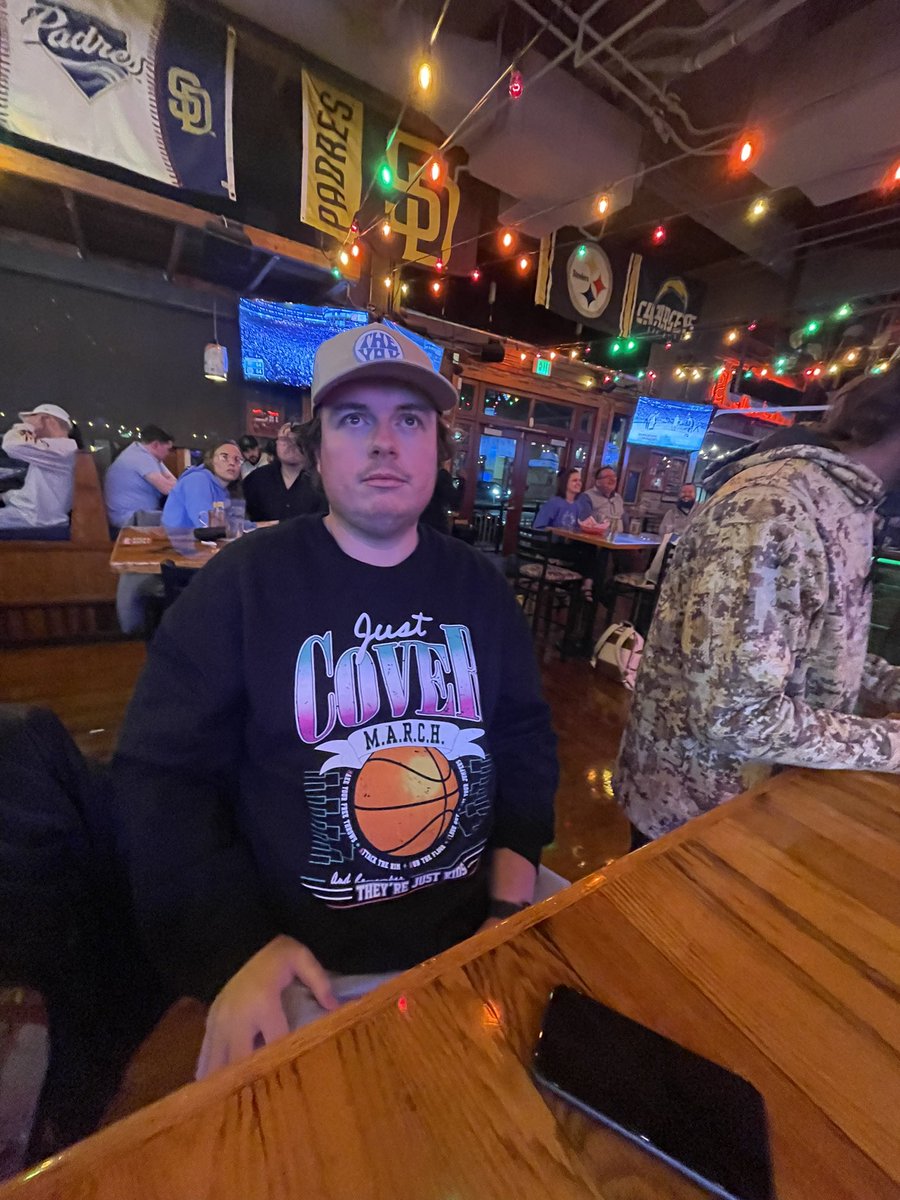 Cameron_Neill's tweet photo. @BarstoolBigCat Told him to buy your sweater and bet the unders to pay for it… now he’s homeless and a father of three https://t.co/8wuHEN4itd