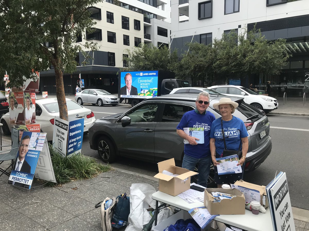 STTAdvertising's tweet image. Hitting the campaigning trail for @James_HGriffin in Manly…looking fantastic! #democracysausage