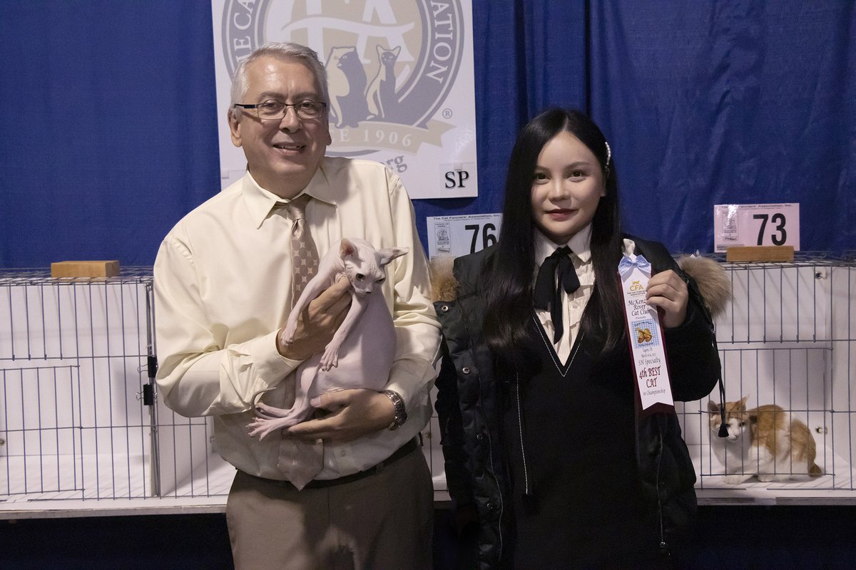 MissMermaid_Cat's tweet photo. CFA cat show | OR Eugene Mar.18-19,2023
Dada won himself an unlimited supply of canned cat food this time (I rewarded it,lol).😘
#cfacatshow #sphynx #missmermaid https://t.co/NTgxy6ln2Y