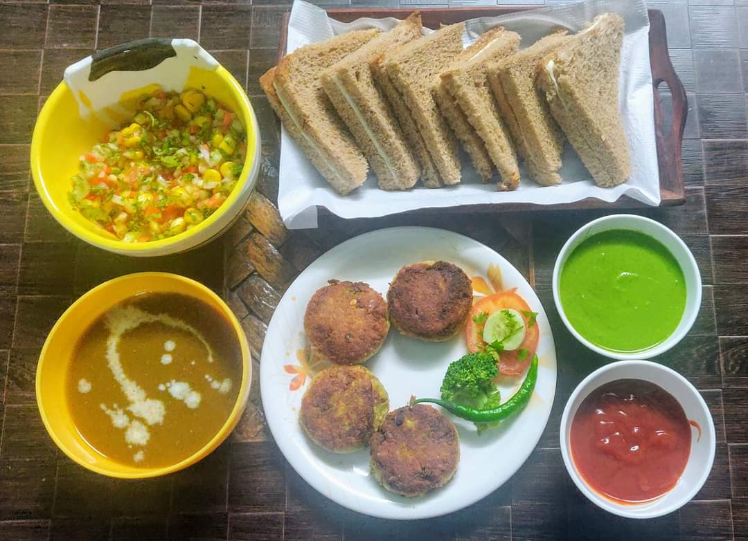 Broccoli Kebabs, Vegetable Soup, Cheese Sandwiches with chutney and Corn Salad. 

#indiancookingmadesimple #tingleyourtastebuds #foodpictures #broccolikebabs #cheesesandwich #cornsalad #vegetablesoup