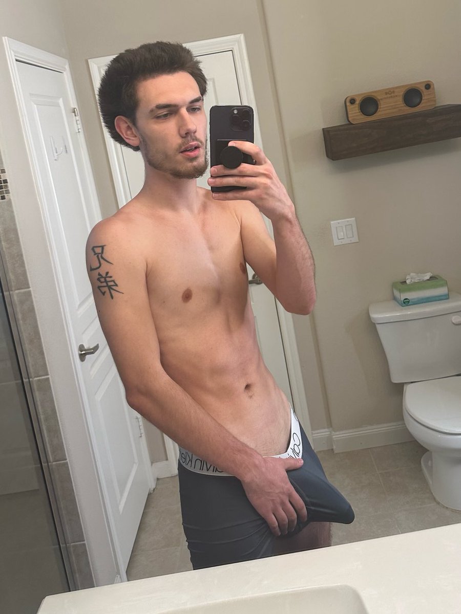 SagShane's tweet photo. Finally discounting my OF😈👇🏼
#fitness 
https://t.co/wt1G2ES0ny https://t.co/AWOrE9uK3C