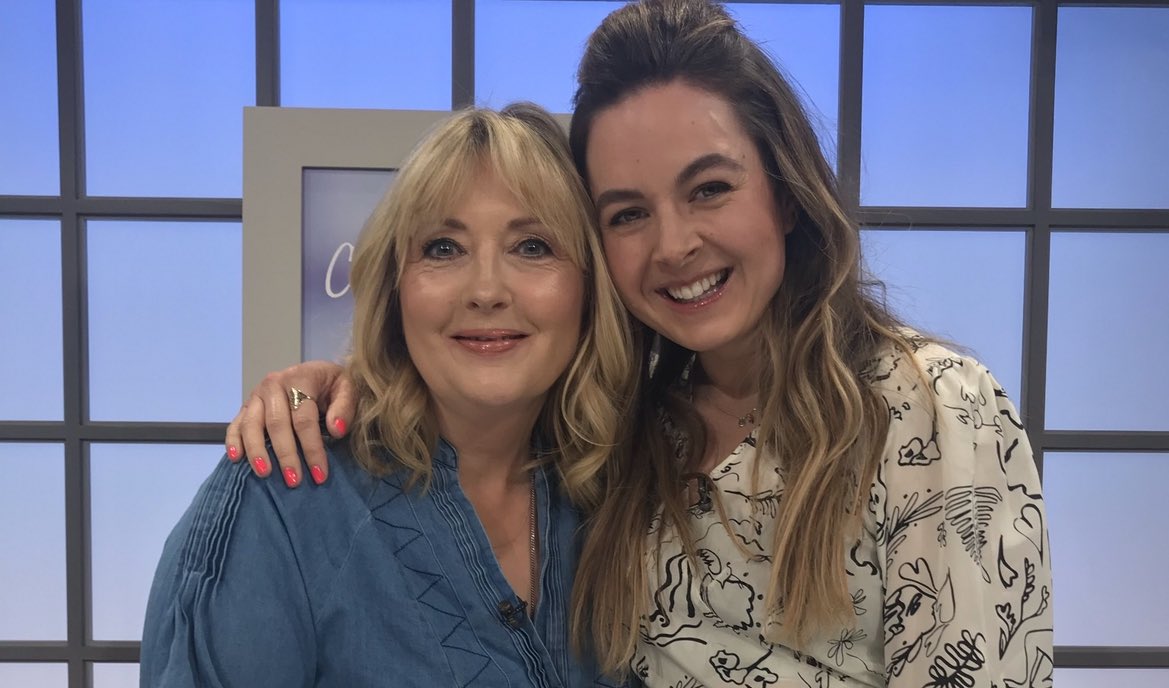 Tonight 7pm, join our @lizearle Insta Live with @AliYoungBeauty hosted by @SCLizEarle (we’re #lizearlebeautyco over there). Sharing beauty tips, and expert ways to enjoy your Superskin TSV, one not to miss. To buy your ‘under £50 TSV’ now, here’s the link: qvcuk.com/Liz-Earle-Supe…