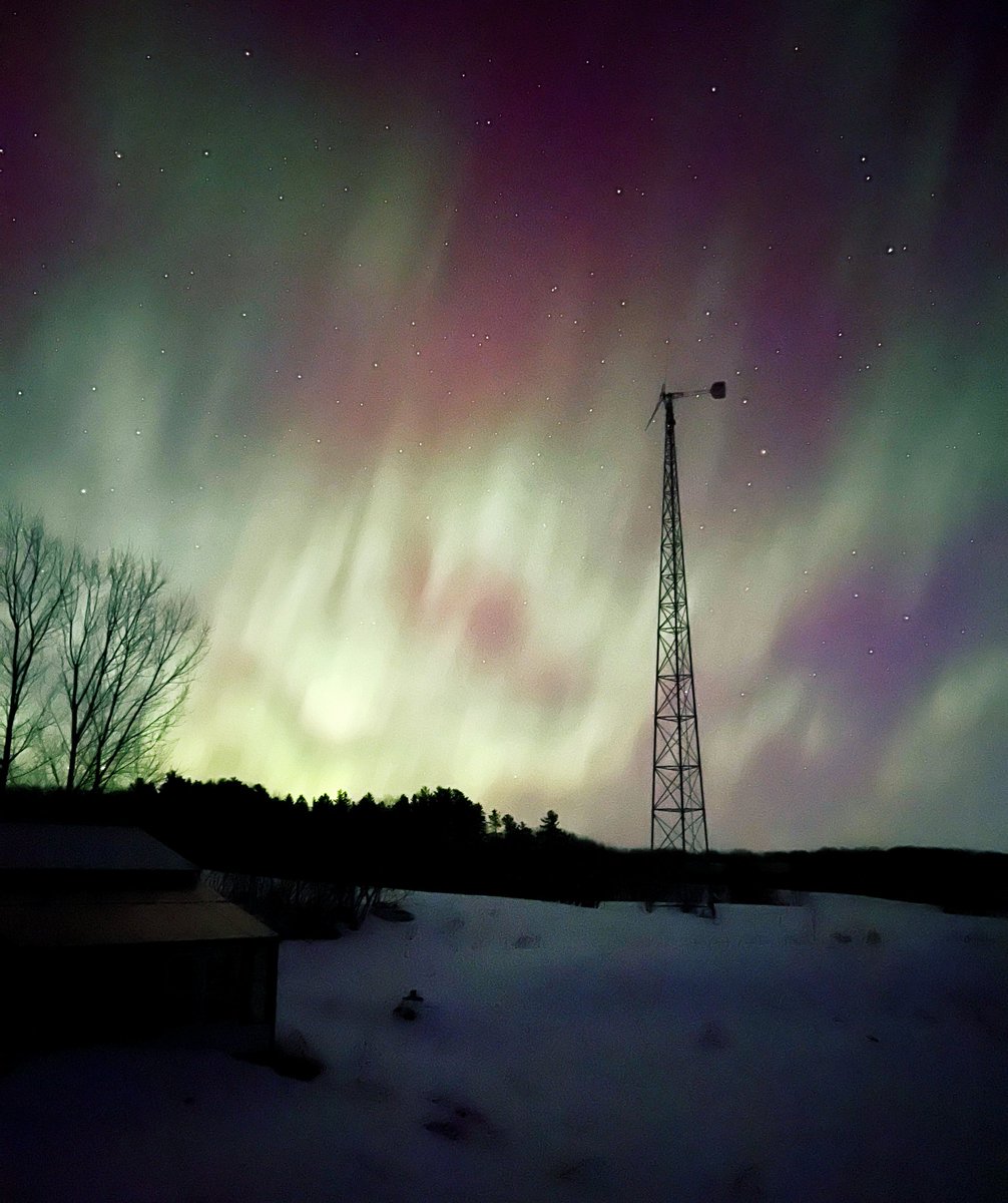 There’s a hole in the sun 30x the size of earth so the sky is pretty tonight. #coronalmassejection