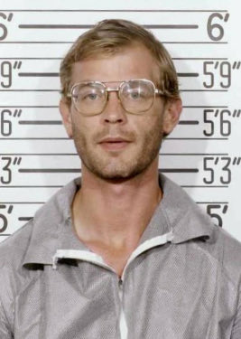 ¿Sabían que Jeffrey Dahmer no comía a la gente tatuada? Así es, normalmente evitaba a las victimas que tuvieran muchos tatuajes, ya que decía, que la piel sabía distinta mezclada con el sabor de la tinta. No se si eso tiene algún sentido, pero para él si. Es más, declaró+