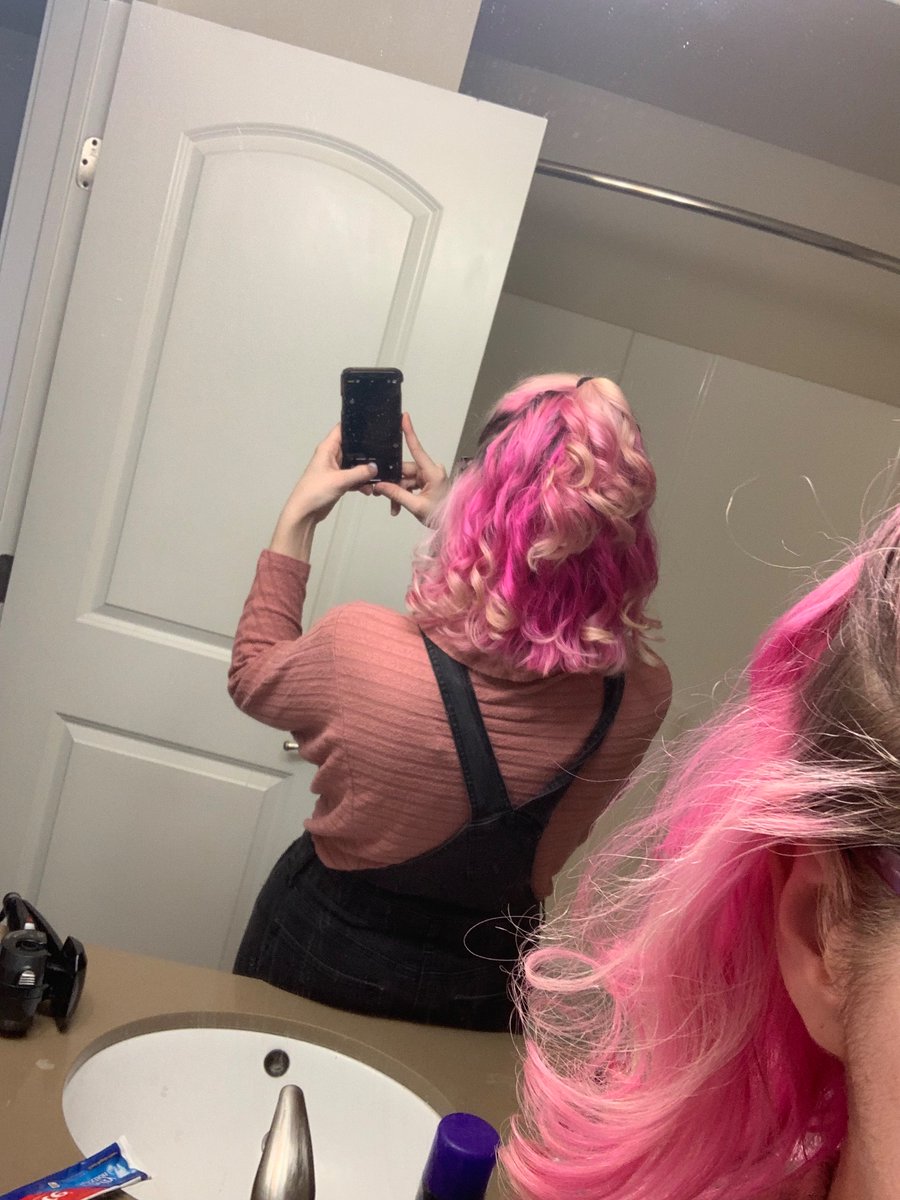 Heather_wolf06's tweet photo. my hair looked good today https://t.co/y5ECLYWQDL