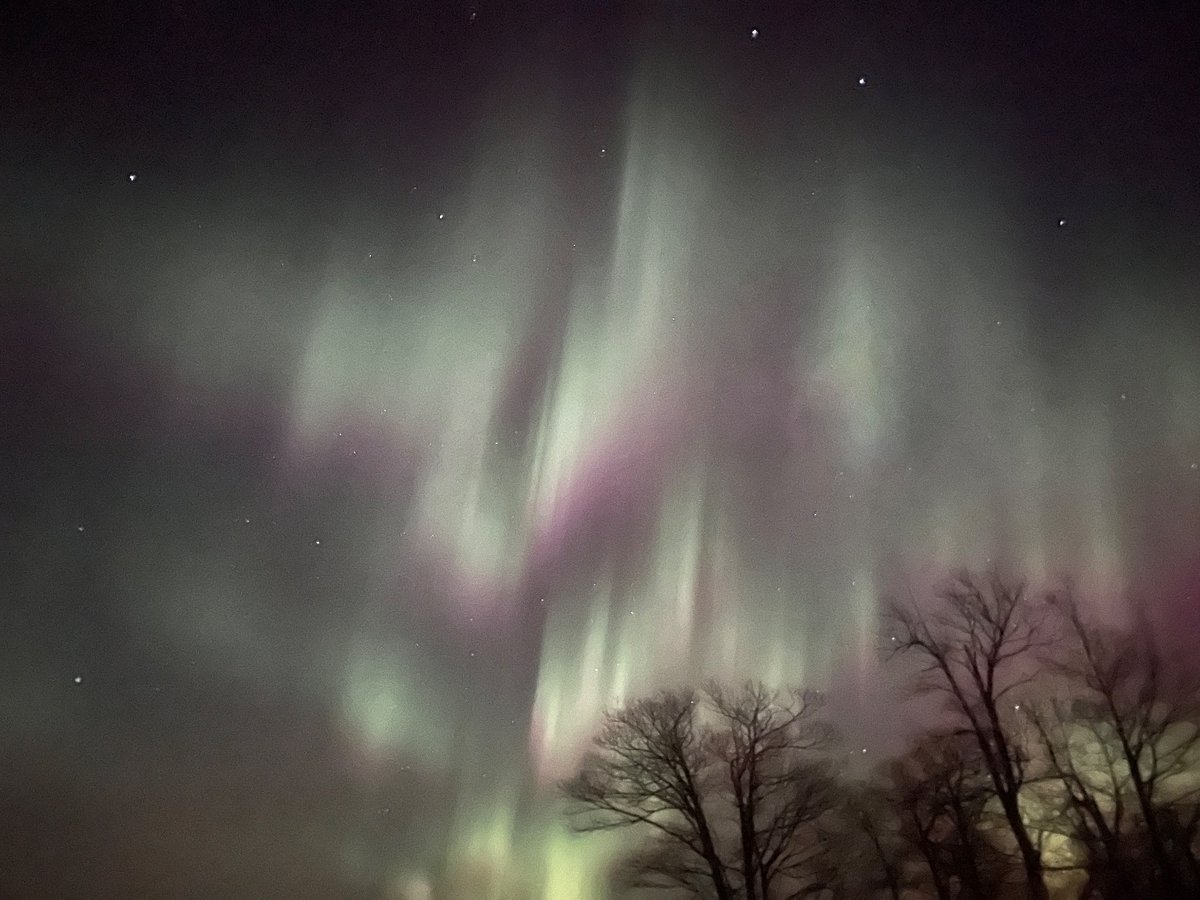 GSaulsbery's tweet image. I decided in October that I would see all 7 Natural Wonders of the World in my lifetime. I hiked the Grand Canyon in the fall, snorkeled the Great Barrier Reef 12 years ago, and *just* saw the Northern Lights. THE FREAKING NORTHERN LIGHTS!! 😯 what a dream. Four to go!