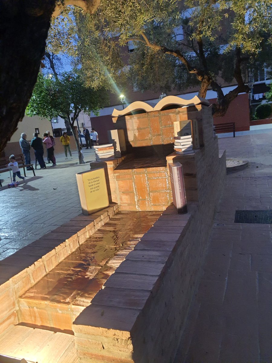 GabiSantosBoni's tweet photo. Seguimos embelleciendo, poniendo en valor y transformando distintos barrios y zonas del municipio.
Seguimos #TransformandoElViso💙 https://t.co/g0IRn4cG27